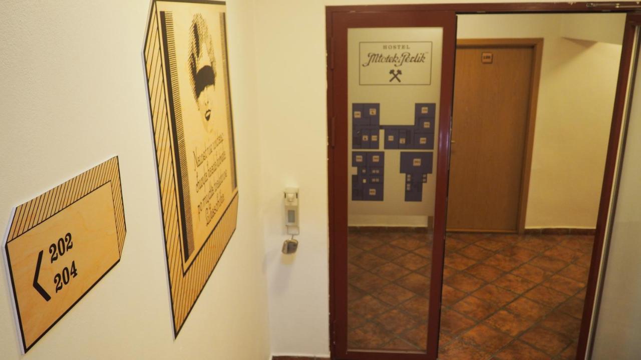 Hostel Mlotek I Perlik Tarnowskie Góry Esterno foto